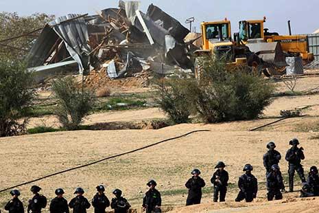 Destruction par « Israël » du village palestinien d’Oum al-Hirane au Néguev