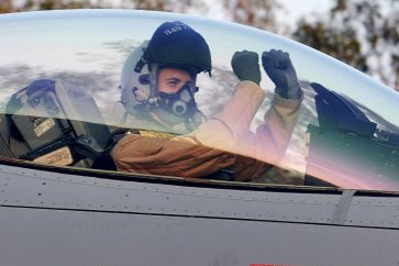 pilote-f16