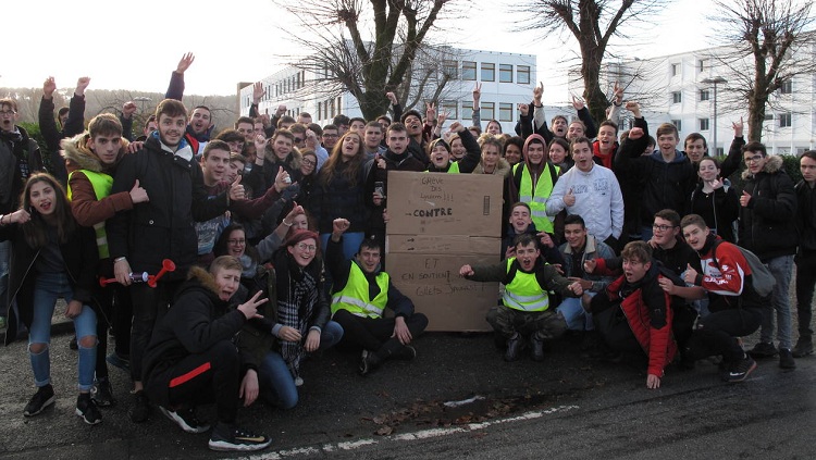 gilets_jaune_lyceens