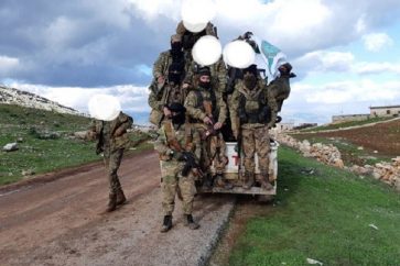 Des miliciens de Hayat Tahrir al-Cham