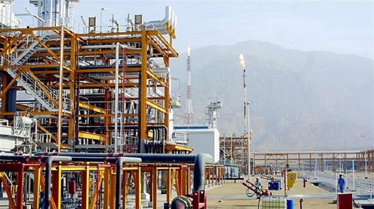 Baisse des prix sur le marché du pétrole: pourquoi Moscou va tenir plus longtemps que Riyad?