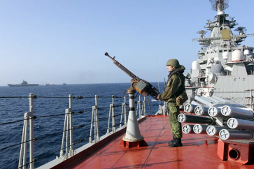 La marine russe serait équipée d'armes nucléaires hypersoniques offensives et de drones sous-marins nucléaires.