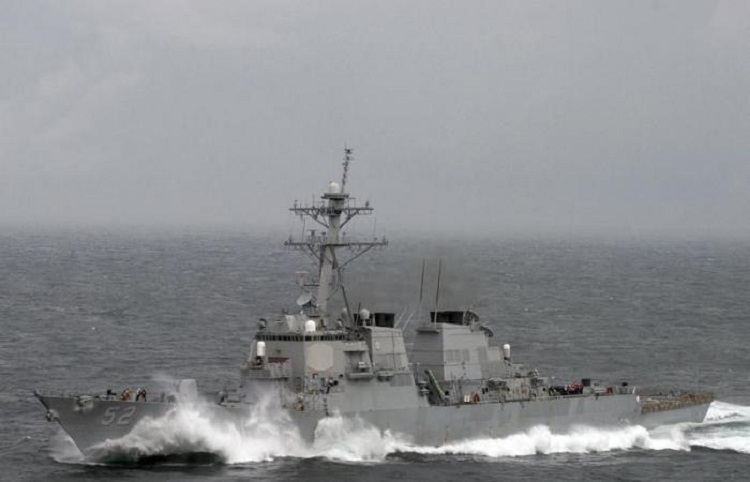 Des navires de guerre US dans le détroit séparant la Chine de Taïwan.