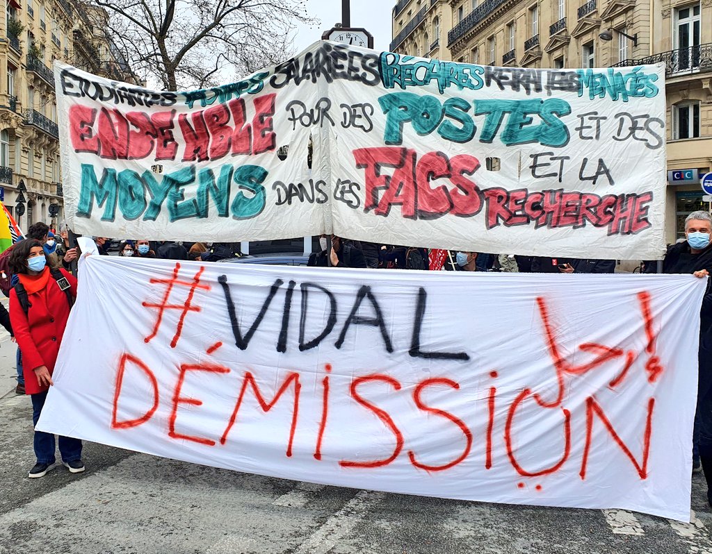 Manifestation à Paris dénonçant les propos de la ministre de l'Enseignement supérieur et de la Recherche sur "l'islamo-gauchisme"