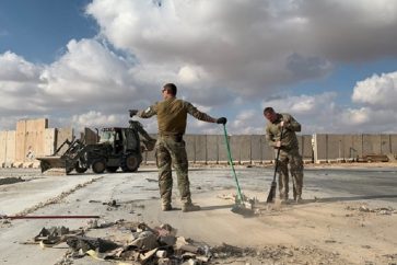 Sur les dix roquettes tirées sur la base aérienne d'Aïn al-Assad, plusieurs se sont abattues à l'intérieur même de la section où sont stationnés des soldats américains