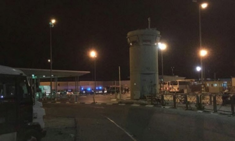 Un Palestinien a tiré depuis une voiture en direction des soldats israéliens.