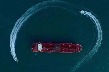 Les vedettes du CGRI entourent le navire Stena Impero. (Photo d'archives)