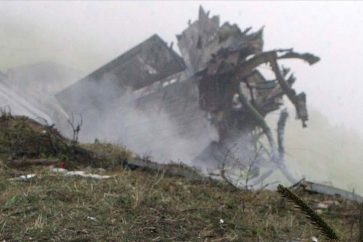 Les deux soldats afghans qui se trouvaient à bord de l'avion ont été blessés.