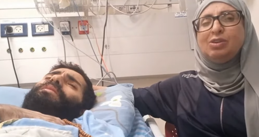 Muqdad Qawasmeh et sa mère