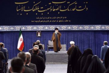 Le Leader de la Révolution islamique reçoit en audience un nombre d'infirmières iraniennes, dimanche 12 décembre 2021. ©Leader.ir