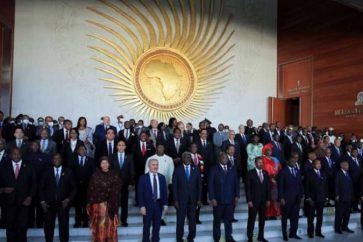 Plusieurs États membres, dont l'Afrique du Sud et l'Algérie, s'en sont indignés, estimant que ce choix va à l'encontre des déclarations de l'organisation soutenant les Territoires palestiniens.