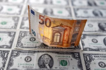 L'euro est aussi en difficulté face au franc suisse.