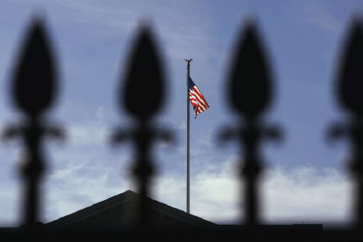 Drapeau US sur la Masion Blanche