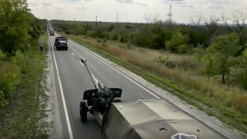 Des véhicules militaires russes se dirigent vers la région de Kharkov, selon des images diffusées par le ministère russe de la Défense le 9 septembre