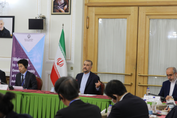 Le ministre des Affaires étrangères de la RII, Hossein Amir-Abdollahian (au centre) lors d’une séance de l'assemblée générale de l’Organisation des agences de presse d’Asie-Pacifique (OANA) à Téhéran, le lundi 24 octobre 2022. ©Ministère des Affaires étrangères de la RII