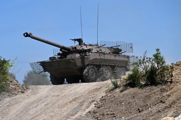 Des chars de combat légers AMX-10 RC.