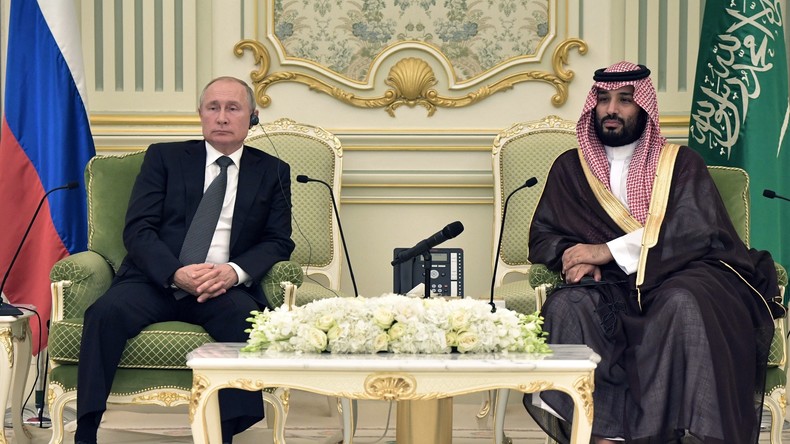Vladimir Poutine à Riyad rencontrant Mohamed ben Salmane en 2019 (image d'illustration).