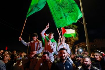 Des adolescents palestiniens libérés lors du premier accord d'échange de prisonniers en novembre 2023.