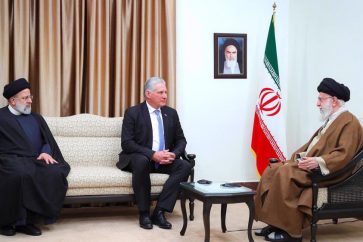 Le Leader de la Révolution islamique, l'Ayatollah Sayed Ali Khamenei, a reçu le lundi 4 décembre 2023, le président cubain Miguel Díaz-Canel, en présence du président iranien, Ebrahim Raïssi. © Khamenei.ir