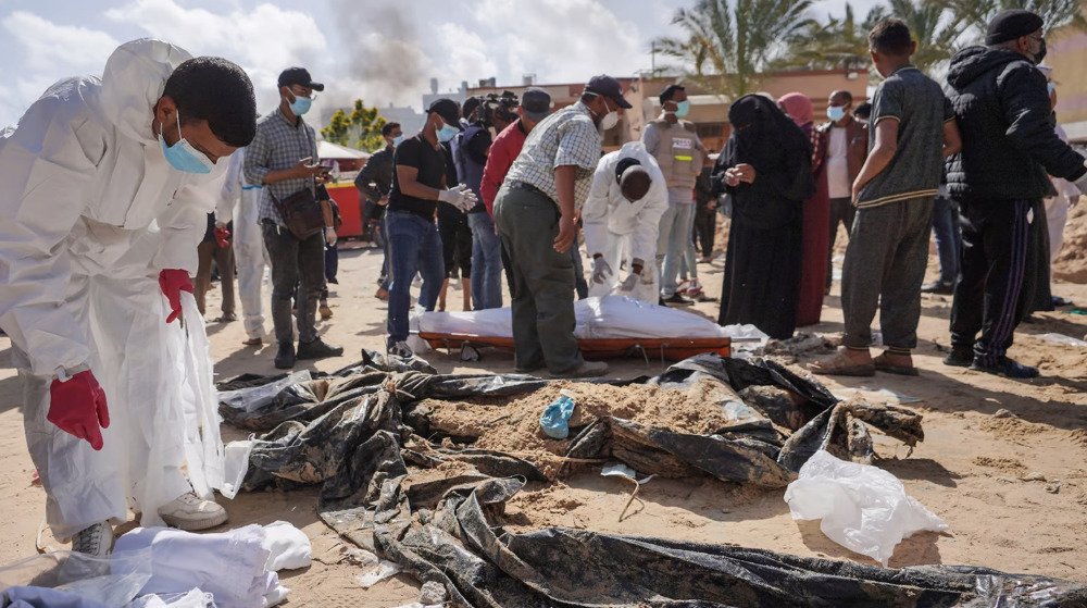 Fosse commune à l'intérieur des hopitaux à Gaza