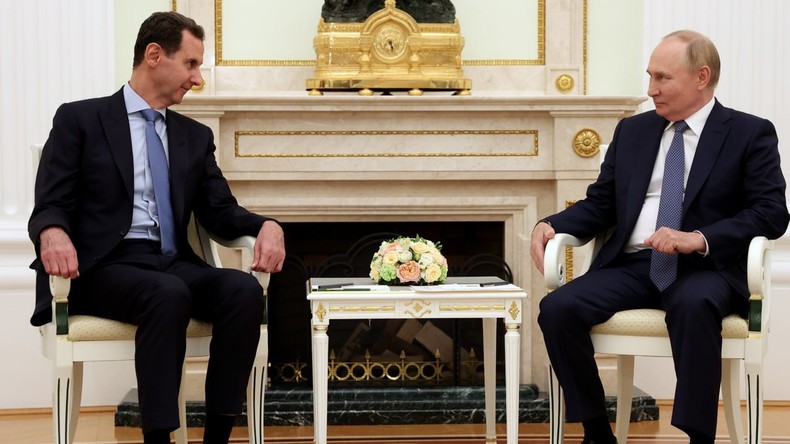 Les présidents syrien et russe Bachar al-Assad et Vladimir Poutine.