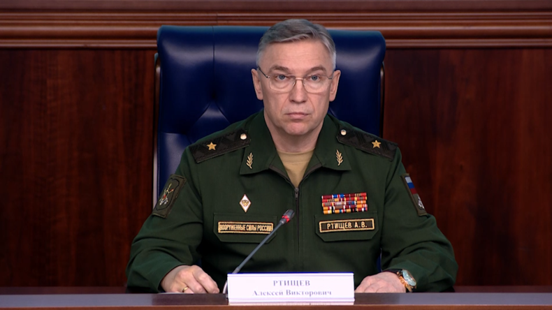 Alexeï Rtichtchev, commandant adjoint des troupes de défense radiologique, chimique et biologique des forces armées de la Fédération de Russie, lors du briefing du ministère russe de la Défense sur les activités biologiques de l'armée américaine. Crédit : Ministère russe de la Défense