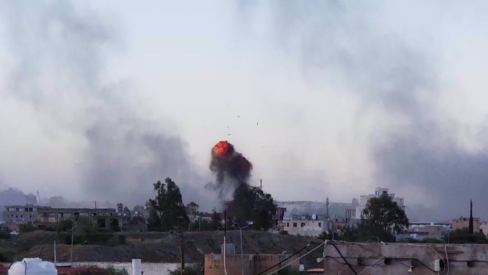 De la fumée s'élève après des frappes aériennes américaines sur Sanaa, au Yémen, le 4 octobre 2024. (Xinhua)