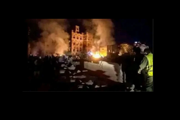 L'aviation américaine a bombardé un marché à Sanaa, tuant plusieurs civils, le 21 avril 2025.