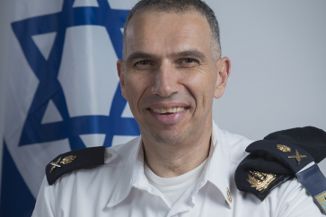 Le vice-amiral Eli Sharvit