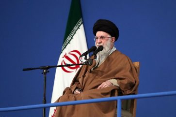 L’Ayatollah Sayed Ali Khamenei.