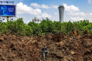 Le missile yéménite est tombé dans une zone plantée d'arbres à côté d'une bretelle d'accès aux parkings du terminal 3 de l’aéroport de Ben Gourion.