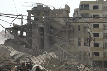 23 raids israéliens ont entèrement détruit 9 bâtiments résidentiels dans quatre quartiers de la banlieue sud et endommagé plus de 70 autres.