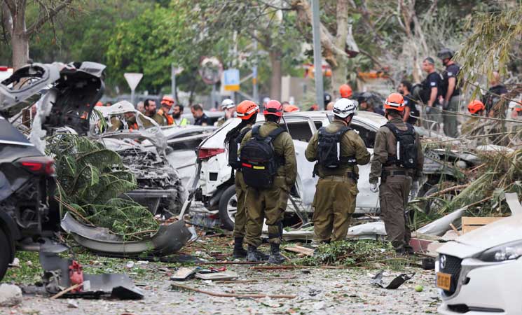 Dommages à Rishon Lezion suite à la chute d'un missile iranien, le 13 juin 2025.