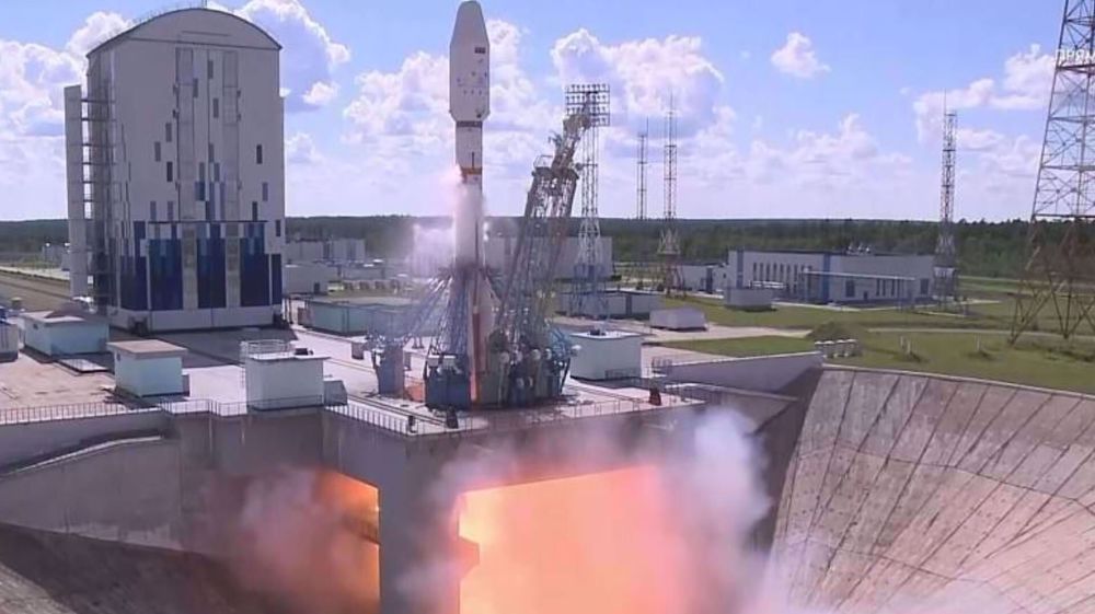 La photo montre le moment du lancement du satellite de recherche et de télécommunication iranien Nahid-2 depuis une base de lancement spatiale russe le 25 juillet 2025. © Tasnim
