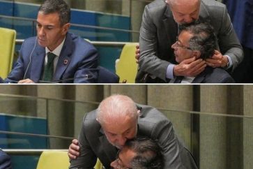 Un beau geste du président brésilien Lula da Silva: embrasser la tête du président colombien Gustavo Petro après son discours aux Nations Unies, le 24 septembre 2025.