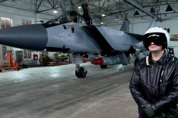 Chasseur russe MiG‑31 avec son pilote