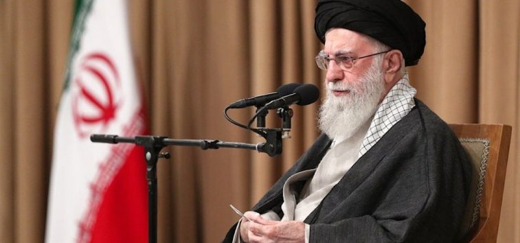<a href="https://fr-archive.almanar.com.lb/3473989">Ayatollah Khamenei : Faites savoir à Trump que tous les tyrans sont tombés au pic de leur puissance</a>
